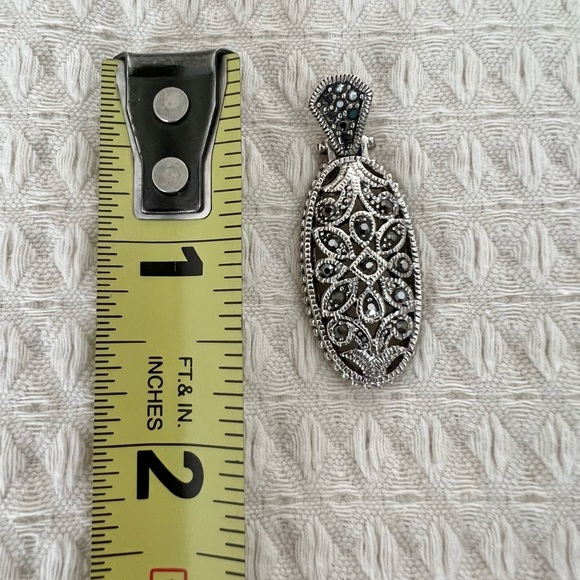 Pendant - Picture 2 of 3